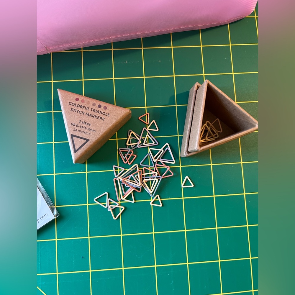 YARN DESTASH / Della Q Pink Bundle - Picture 6 of 8